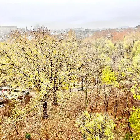 Panoramic Lil' Paris Apartment Bucharest